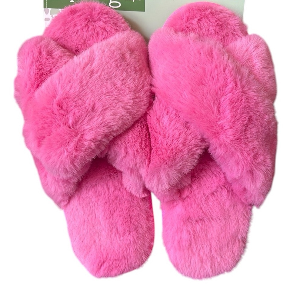 Pink Fuzzy Fluffy Girlie Slippers Size Adult‎ L/XL NWT